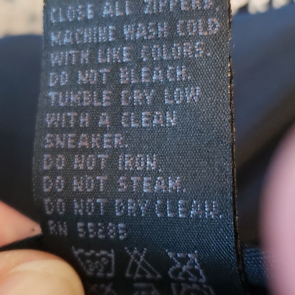 Express Reversible Puffer Goose Down Vest - Picture 7 of 7